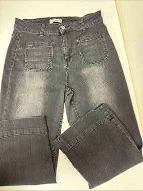 Lucan’s jeans M….High-Rise Straight Leg Jeans - Washed Black
